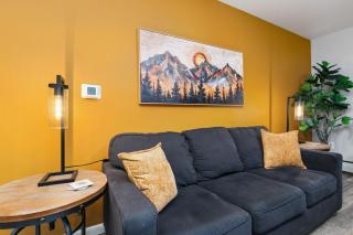 Gorgeous Condo in the Heart of Old Town - Fort Collins - 3