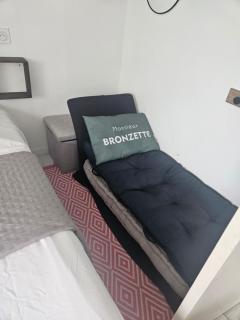 T2 neuf centre ville Saint Raphaël avec terrasse et parking gratuit, kit linge et serviettes offerts ,prés de la plage et commerces! - Saint-Raphaël - 9