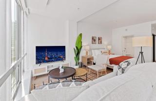 Stylish LA studio Prime Location - 8