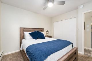 Stylish Condo in the Heart of Old Town - Fort Collins - 3