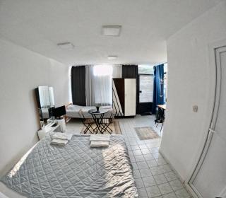 Globe Apartments - 8