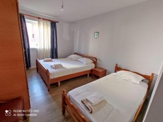 Spacious-Central Apartment - Himarë - 6
