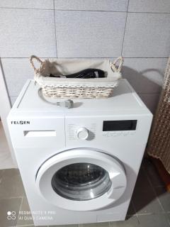 Spacious-Central Apartment - Himarë - 4