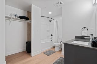 Modern 2BR Walk to Temple Sq and City Creek - 2