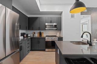 2BR and 2BA Near Events, Dining, and TRAX - 9