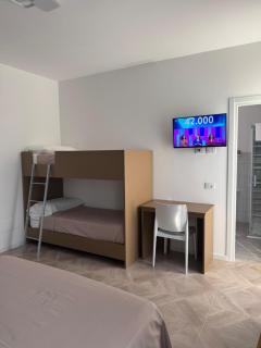 HOUSE on sunday LUNA - 3