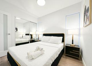 Charming Cottage with 2 Comfy Bedrooms - CAL - BV - Los Angeles - 5