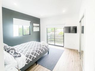 Chic 4BR Multi-Level Home Near K-Town - CL2 - CUL - Los Angeles - 7