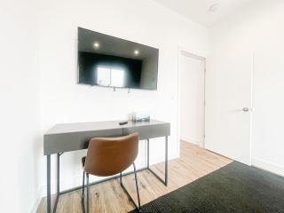 Chic 4BR Multi-Level Home Near K-Town - CL2 - CUL - Los Angeles - 1