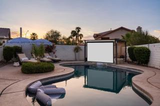 Mariposa House Swim-In Theatre with Gated Pool - Indio - 9