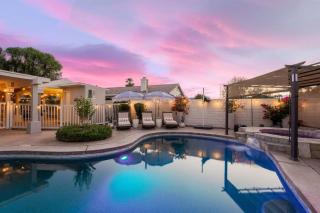 Mariposa House Swim-In Theatre with Gated Pool - Indio - 2