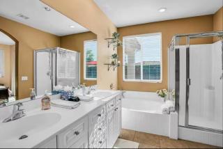 4BD Family fun Escape with Pool, Spa and Games - 2