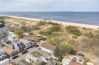 123) Beach front oasis - Hot tub - Sleeps 7 - Keansburg - 9