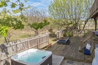 123) Beach front oasis - Hot tub - Sleeps 7 - Keansburg - 4
