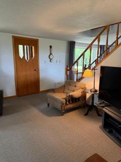 Farmhouse PEC - Cozy Prince Edward County Retreat - 3