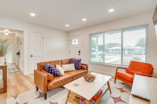 Yard and Furnished Patio San Antonio Bungalow - San Antonio - 7