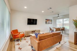 Yard and Furnished Patio San Antonio Bungalow - San Antonio - 6