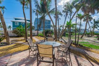 Palmetto Beach Cottage 1 by Sun Palace Vacations - Fort Myers Beach - 3
