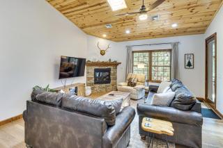 Porch, Fire Pit Pine View Retreat in Lakeside! - Lake of the Woods - 6