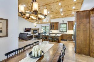 Porch, Fire Pit Pine View Retreat in Lakeside! - Lake of the Woods - 1