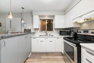 Stunning Downtown Condo - 5 min walk to Old Town! - Fort Collins - 5
