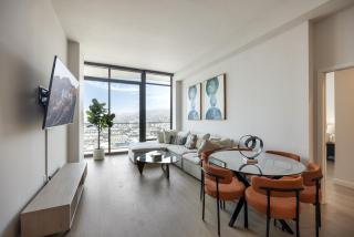 Hollywood Heights - High-Rise with Panoramic Views - Los Angeles - 7