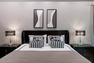 Downtown Skyway Presidential Penthouse w Jacuzzi - Văleni - 4