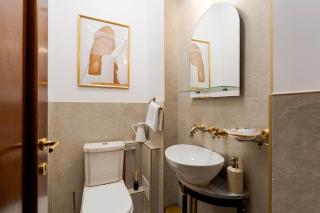 Downtown Skyway Presidential Penthouse w Jacuzzi - Văleni - 3