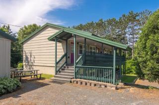 Lumberjill Lodge 12 King Room - Balsam Lake - 8