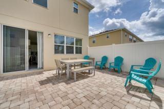 4 Mi to WDW: Sleek Townhome w/ Community Pool! - 9