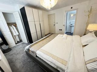 The Glan House - Bodelwyddan - 9