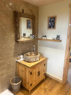 Entire Luxury Log Cabin with Private Hot Tub & Scenic Views - Oakenshaw, Durham - Durham - 7