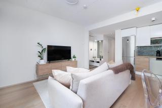 2BR Downtown Apt, Sauna & Sea Views - 1