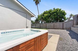 Charming Chill House with Jacuzzi - Oceanside - 9