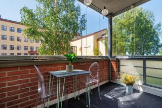 2BR Downtown Apt, Sauna & Sea Views - 6