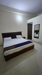 Hotel Village of village - Noida - 1