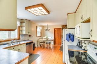 6 Mi to Beach Family Home in Little Compton! - Little Compton - 1