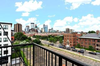 Luxury 3BD Condo DT Minneapolis - Minneapolis - 9