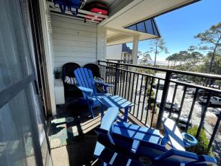 SeaRenity! Beautiful Reno! King bed! Bikes - 3