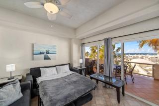 Las Palmas 2BR 2BA Suite 3rd FL Ocean View- B301 - Campo del Medio - 8