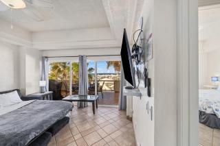 Las Palmas 2BR 2BA Suite 3rd FL Ocean View- B301 - Campo del Medio - 3