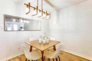6 Mi to Mercer Botanic Gardens, Sleek Unit w/ Pool - 5