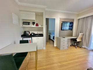 Flat Conforto Andar Alto c/ Varanda | The Palace - 1