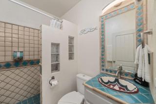 3 Story Home 3BR 2BA with Pool Garage and Rooftop View - La Choya - 8