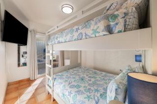 3 Story Home 3BR 2BA with Pool Garage and Rooftop View - La Choya - 7