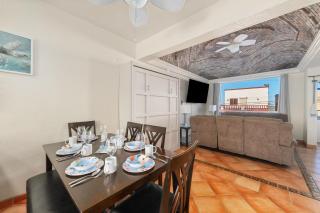3 Story Home 3BR 2BA with Pool Garage and Rooftop View - La Choya - 1
