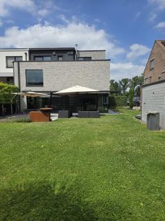 Tomorrowland Crib in de buurt van Boom - 0
