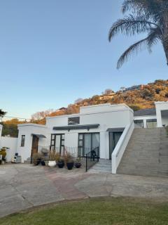 Neyami Apartments - Vosburg - 1