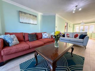 Halsey House Contractor Relocator Family Freeparking - Moffat - 0