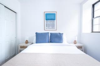 2BR 2BA Steps from Central Park, Great Location! - New York - 3